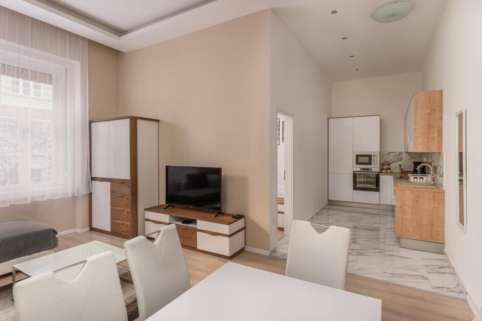 Apartment With 2 Bedrooms Near Gellert Thermal Bath Budapest Exterior foto